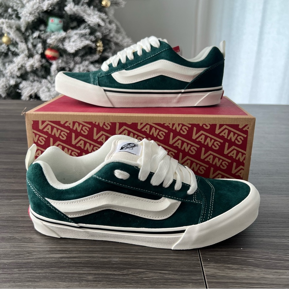 ❌SOLD❌NWT Vans knu skool Forest Green and White Skate Shoes chunky 9.5 M